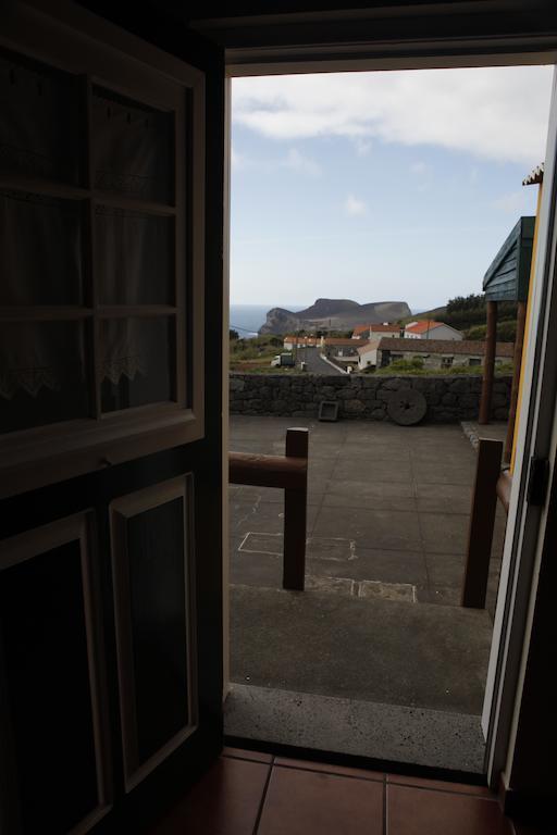Casa Capelinhos Guest House Capelo ภายนอก รูปภาพ
